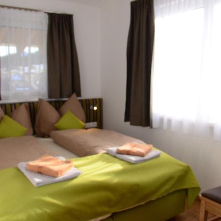 Apartment Haus Van Der Leij Russbach am Pass Gschuett Room photo