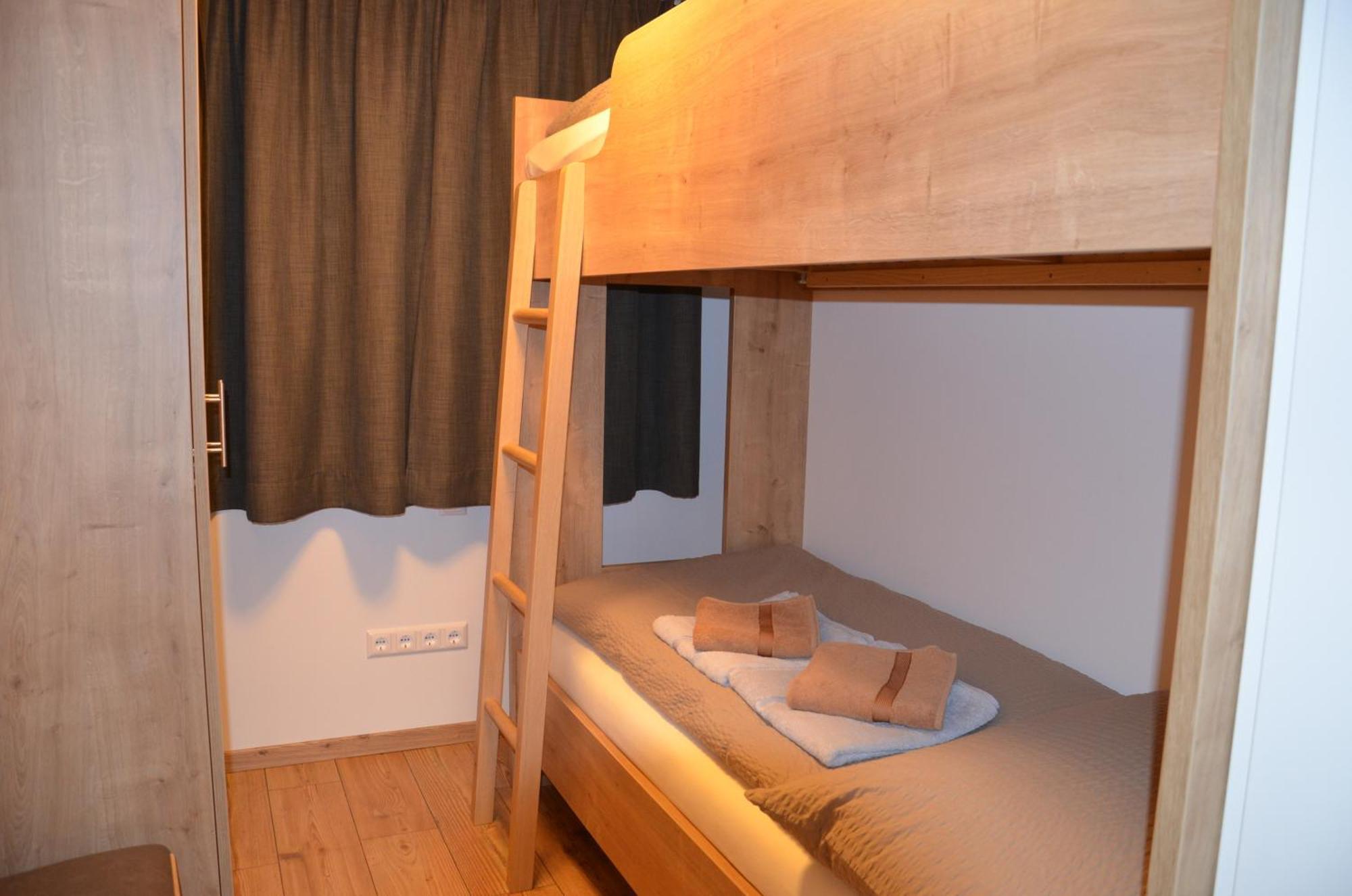 Apartment Haus Van Der Leij Russbach am Pass Gschuett Room photo