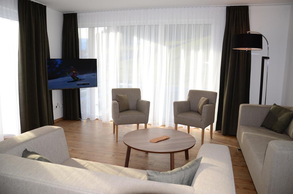 Apartment Haus Van Der Leij Russbach am Pass Gschuett Room photo