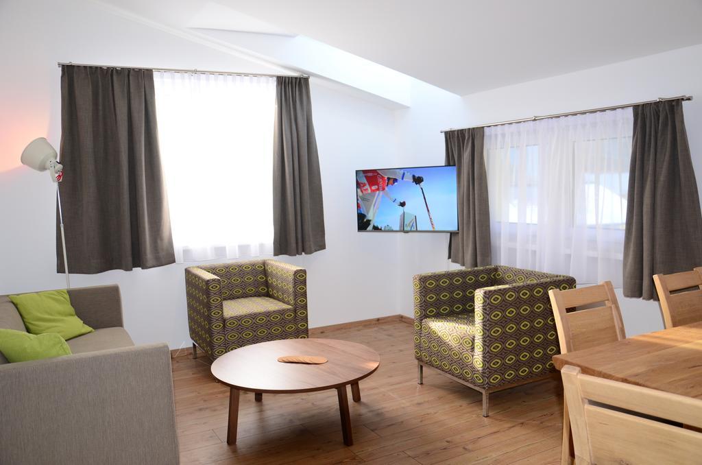 Apartment Haus Van Der Leij Russbach am Pass Gschuett Room photo